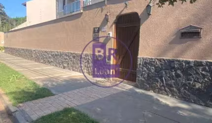 Lindo sobrado á venda no Jardim Kennedy com localização privilegiada