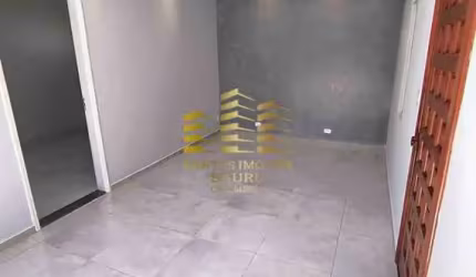 Excelente Residência com 3 Dormitórios sendo um suíte - Vila Industrial.
