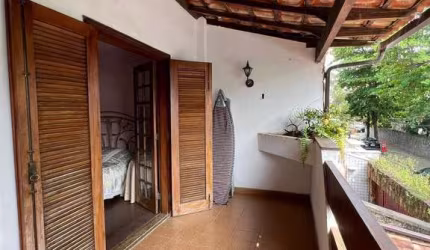 Imperdível oportunidade: Casa à venda na praia da Barra da Tijuca, Rio de Janeiro - RJ, 4 quartos, 2 suítes, 3 salas, 4 banheiros, 198m².