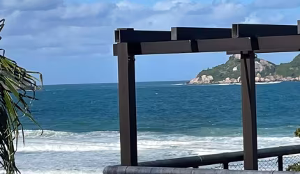 Casa à venda na Barra da Tijuca, Rio de Janeiro-RJ: 2 quartos, 1 suíte, 2 salas, 2 banheiros, 1 vaga de garagem, 90m².