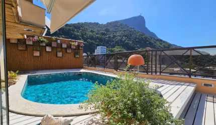 Oportunidade única: Cobertura de luxo no Jardim Botânico-RJ, com vista para o Cristo, piscina e reformada