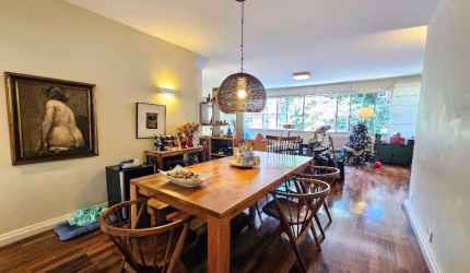 Apartamento à venda na Gávea-RJ: 4 quartos, 1 suíte, 3 salas, 3 banheiros, 2 vagas de garagem, 156m² - Ventilado, claro e com 2 vagas!