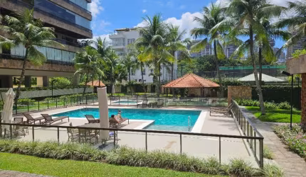 Apartamento Barra da Tijuca, Rio de Janeiro-RJ: 4 quartos, 2 suítes, 3 salas, 3 vagas e 240m² - Marinas Betom, Quadra da Praia, Sol da Manhã, Vazio!