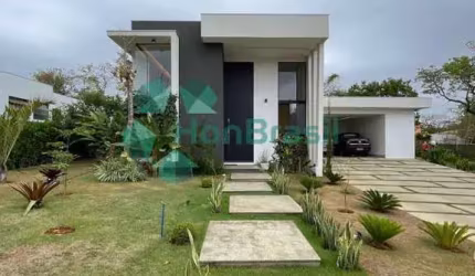 Casa em Condomínio com 4 quartos