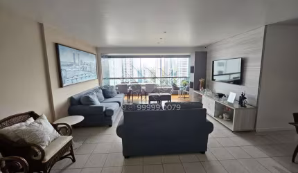 Apartamento no Edf. Oliveira Santos, Casa Forte - 4 suítes