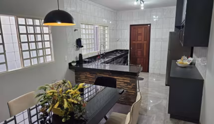 Casa disponível no bairro Estados Unidos