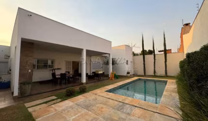 Casa térrea no Bairro Jardim do Lago