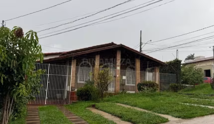 Casa em excelente localização próximo a av leopoldino de oliveira