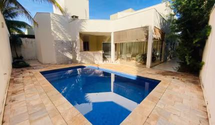 Excelente casa térrea em condomínio fechado de alto padrão