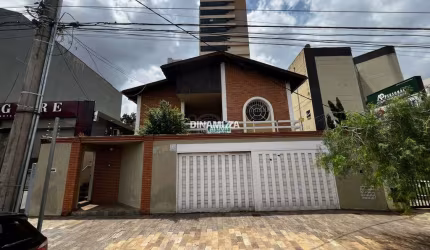 Casa com localização privilegiada na Av. Santos Dumont para locação ou venda