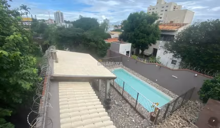 Casa à venda com 5 suítes, sala ampla, integrada com bar, sala de musica, adega para 720 vinhos no Bairro Mercês - Uberaba - MG