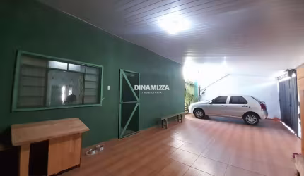Casa próxima à Av. Nossa Senhora do Desterro.