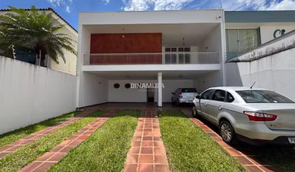 Casa à venda, com ótima localizacão no Bairro Abadia ideal para moradia ou comercial, proximo da UFTM, com 3 quartos sendo uma suíte, quintal grande - Uberaba - MG