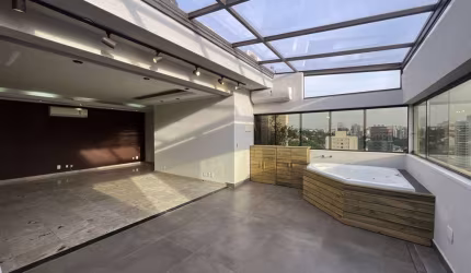 Cobertura à venda reformada com 3 quartos no Jardim Planalto
