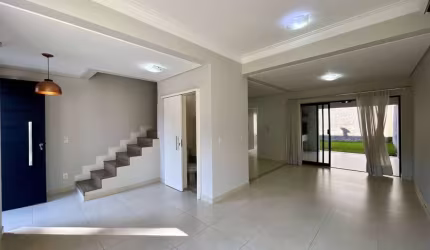 Casa em condomínio para venda ou locação em Valinhos
