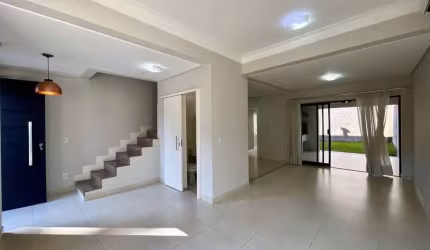 Casa em condomínio para venda ou locação em Valinhos