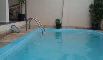 Ótima casa de rua à venda no Jardim Antonio Von Zuben com piscina