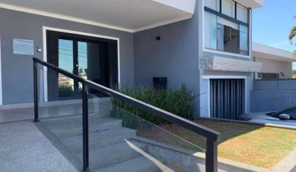 Casa comercial Locação 4 quartos Bairro Brasil 203,09m²