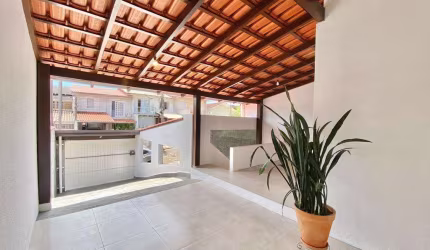 Casa para Venda em Blumenau, Água Verde, 3 dormitórios, 2 banheiros, 3 vagas