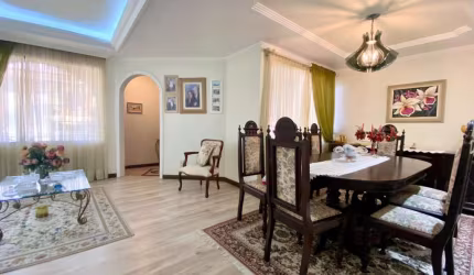 Casa para Venda em Blumenau, Garcia, 3 dormitórios, 1 suíte, 4 banheiros, 3 vagas