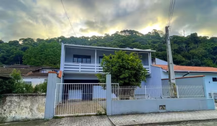 Casa para Venda em Blumenau, Valparaiso, 2 dormitórios, 2 banheiros, 1 vaga