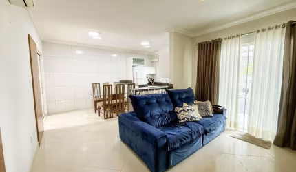 Casa para Venda em Blumenau, Água Verde, 3 dormitórios, 1 suíte, 2 banheiros, 2 vagas