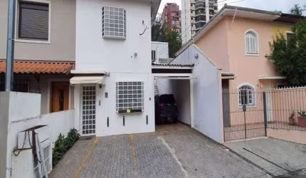 Casa em condomínio fechado com 2 quartos à venda na Vila Nova Conceição, São Paulo , 242 m2 por R$ 1.800.000