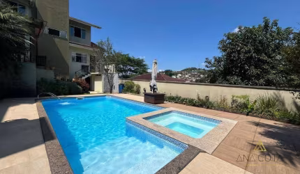 Casa com 3 dormitórios à venda, 250 m² por R$ 1.400.000,00 - Escola Agrícola - Blumenau/SC
