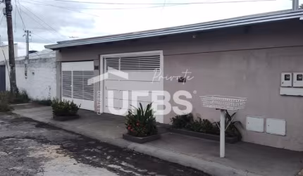 vendo casa de 3 quartos no setor Crimeia oeste