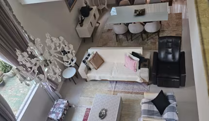 CASA EXCLUSIVA E SEMI MOBILIADA