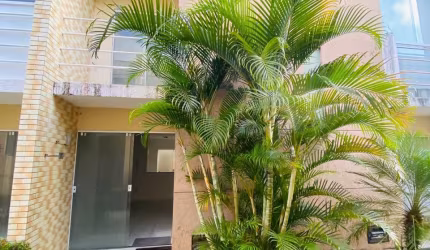 DUPLEX EM CONDOMÍNIO FECHADO