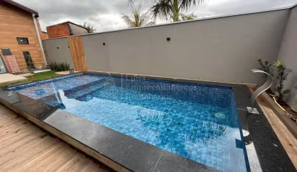 BONITO - MS Casa  térrea à venda, centro,  amplo quintal e piscina, area gourmet