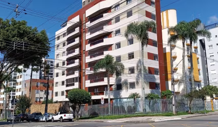 Apartamento 3 quartos no Água Verde. 109 m2 área útil. Acabamento primoroso.