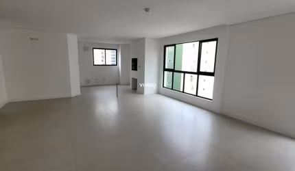 Apartamento com 3 suítes no Centro de Balneário Camboriú