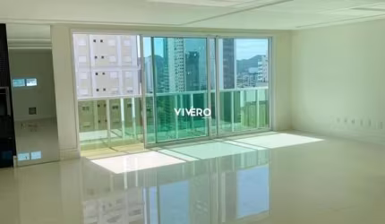 Apartamento com 4 dormitórios no Centro de Balneário Camboriú