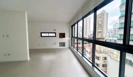 Apartamento de 3 dormitórios no Centro de Balneário Camboriú
