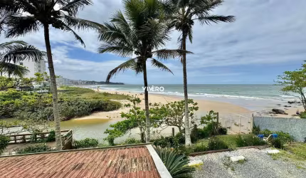 Excelente casa na Praia com uma vista espetacular da maravilhosa Praia dos Amore