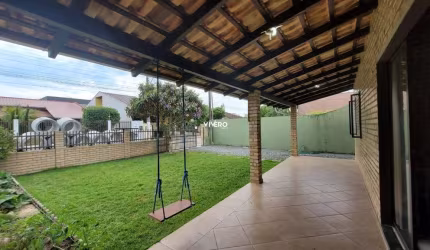 Excelente casa térrea a 350 metros da praia de Penha