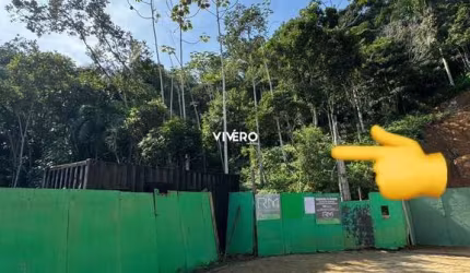 Oportunidade única para adquirir um terreno exclusivo em um dos mais prestigiado