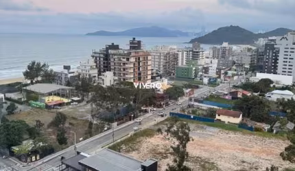 Cobertura com 3 dormitórios no Edifício Amores da Brava a 50 metros do mar na Pr