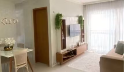 Apartamento térreo com área privativa no Aeroclube