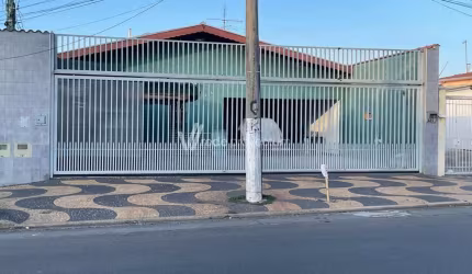 Casa comercial à venda na Avenida Adão Focesi, 444, Jardim do Lago, Campinas, 234 m2 por R$ 750.000