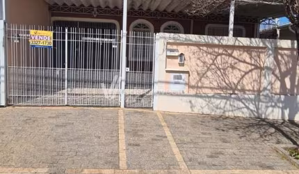 Casa com 3 quartos à venda na Rua Vargem Grande do Sul, 226, Jardim Nova Europa, Campinas, 182 m2 por R$ 890.000