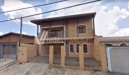 Casa com 3 quartos à venda na Rua Joaquim Gonçalves Cunha, 32, Parque Montreal, Campinas, 280 m2 por R$ 600.000