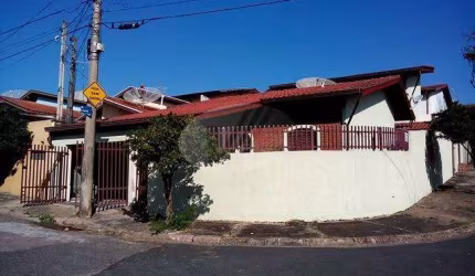 Casa com 4 quartos à venda na Vereador Alcides Concon, 6, Jardim Itapuã, Valinhos, 177 m2 por R$ 600.000