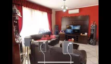 Casa com 2 quartos à venda na Rua Piracicaba, 666, Jardim Bela Vista, Valinhos, 300 m2 por R$ 550.000