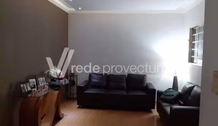 Casa com 4 quartos à venda na Rua Guassu, 117, Parque Dom Pedro II, Campinas, 230 m2 por R$ 585.000