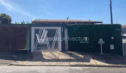 Casa com 3 quartos à venda na Itaipava, 172, Parque Dom Pedro II, Campinas, 178 m2 por R$ 675.000