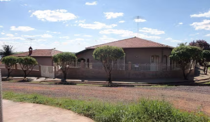 Rancho com 3 dormitórios à venda, 380 m² por R$ 820.000,00 - Condomínio Santa Fé 1 - Araçatuba/SP