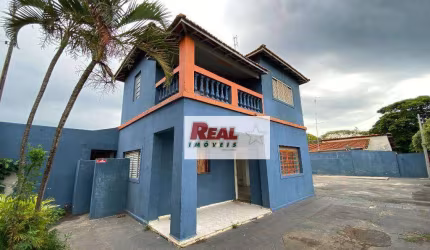 Sobrado com quintal amplo para comércio - Centro - Guararapes - SP